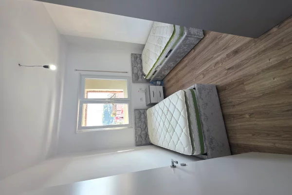 Shtepi me qera Apartament ne Tirane, 2+1, Mobilimi E mobiluar, Pagesa 60,000  Leke.