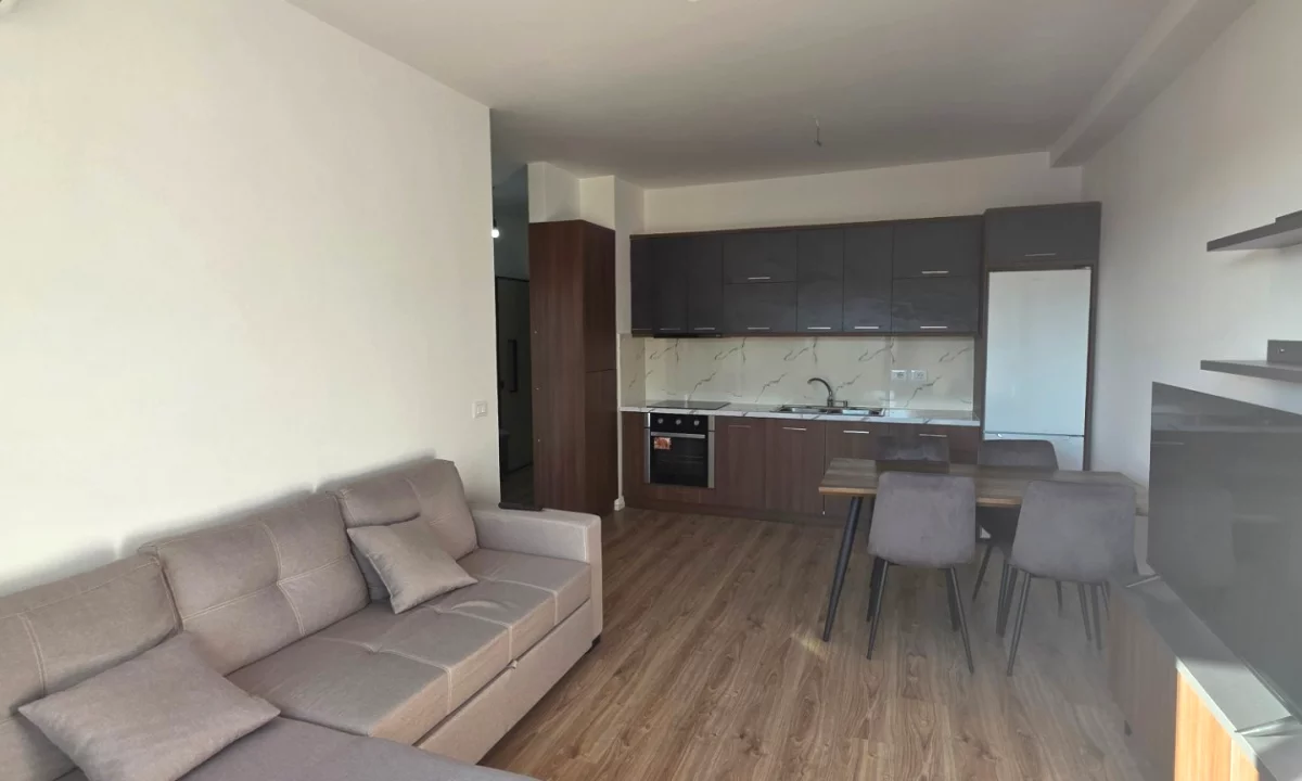 Shtepi me qera Apartament ne Tirane, 2+1, Mobilimi E mobiluar, Pagesa 60,000  Leke.