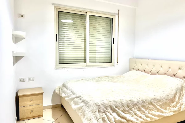 Shtepi me qera Apartament ne Tirane, 1+1, Mobilimi E mobiluar, Pagesa 40,000  Leke.