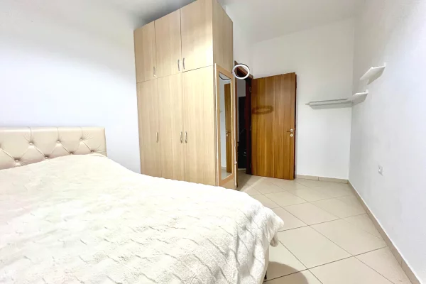 Shtepi me qera Apartament ne Tirane, 1+1, Mobilimi E mobiluar, Pagesa 40,000  Leke.