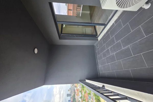 Shtepi ne shitje Apartament ne Tirane, 2+1, Mobilimi Pjeserisht e mobiluar, Pagesa 268,000  Euro.