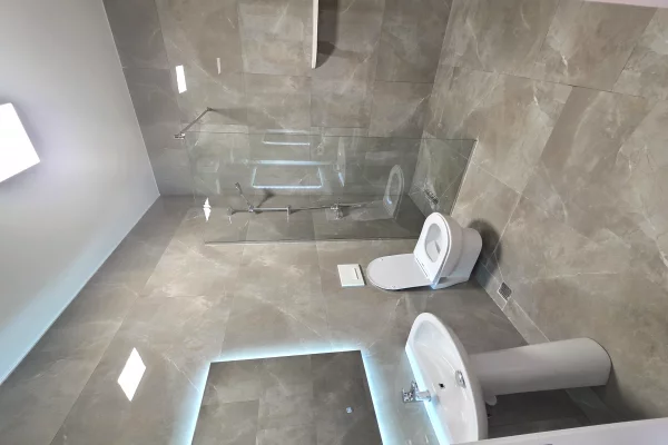 Shtepi ne shitje Apartament ne Tirane, 2+1, Mobilimi Pjeserisht e mobiluar, Pagesa 268,000  Euro.