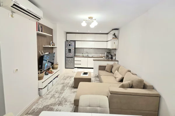 Shtepi ne shitje Apartament ne Tirane, 2+1, Mobilimi E mobiluar, Pagesa 19,700,000  Leke.