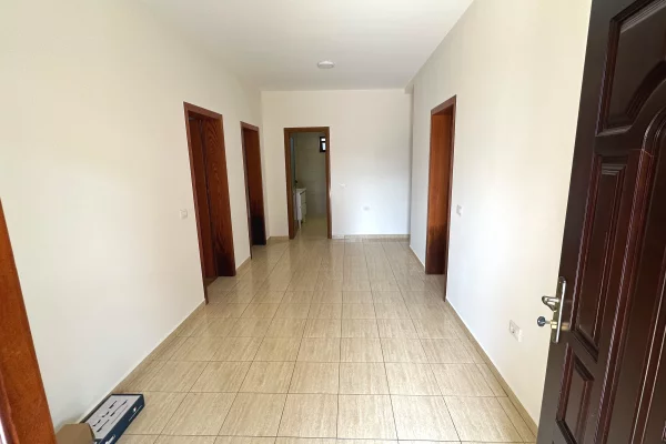 Shtepi me qera 2+1 ne Tirane - 54,000 Leke