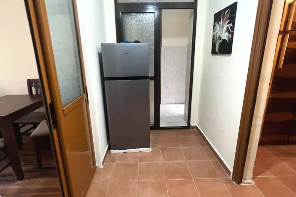 Shtepi me qera 1+1 ne Tirane - 45,000 Leke