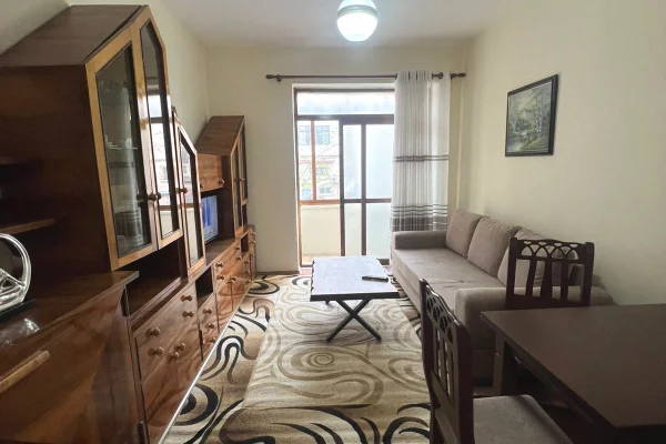 Shtepi me qera Apartament ne Tirane, 1+1, Mobilimi E mobiluar, Pagesa 45,000  Leke.