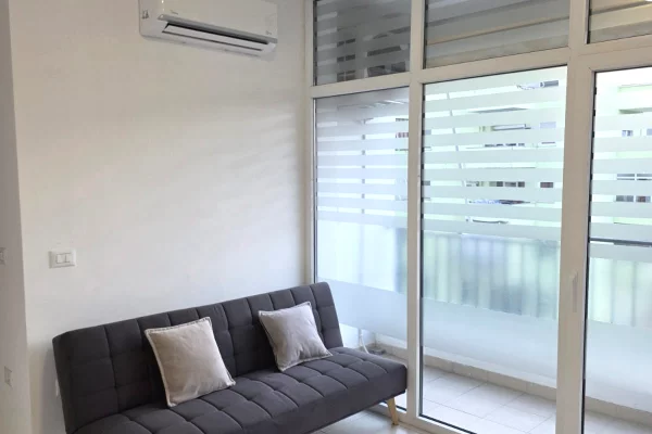 Ofrohet 1+1 per qira tek Bulevardi Zogu pare