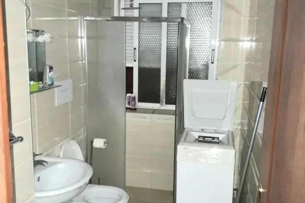 Shtepi me qera Apartament ne Tirane, 2+1, Mobilimi E mobiluar, Pagesa 60,000  Leke.