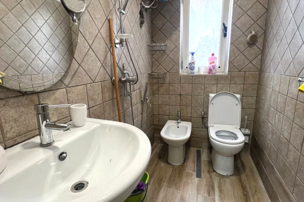 Shtepi me qera Apartament ne Tirane, 1+1, Mobilimi E mobiluar, Pagesa 53,000  Leke.