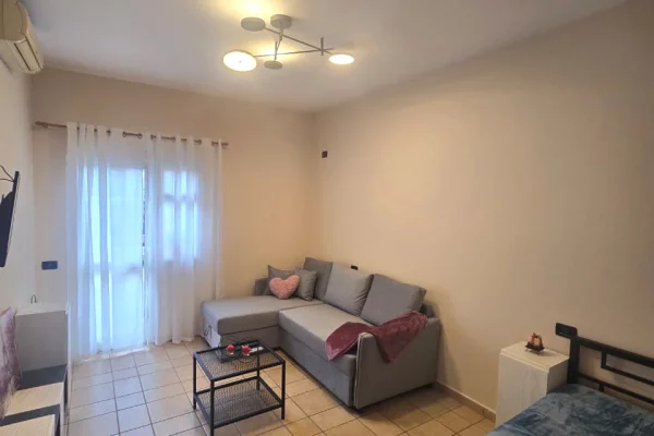 Shtepi me qera Apartament ne Tirane, 1+1, Mobilimi E mobiluar, Pagesa 53,000  Leke.