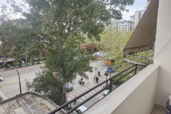 Shtepi me qera 1+1 ne Tirane - 53,000 Leke