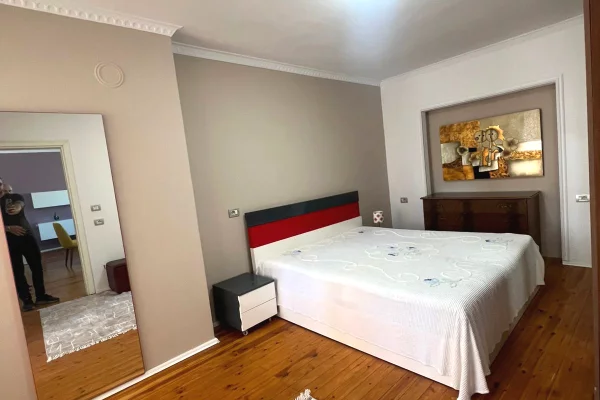 Shtepi me qera 2+1 ne Tirane - 700 Euro