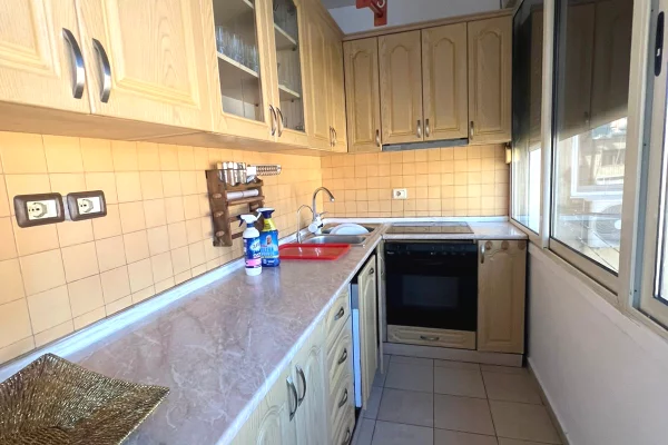 Shtepi me qera Apartament ne Tirane, 2+1, Mobilimi E mobiluar, Pagesa 700  Euro.