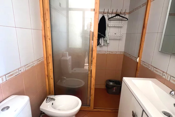 Shtepi me qera Apartament ne Tirane, 2+1, Mobilimi E mobiluar, Pagesa 700  Euro.