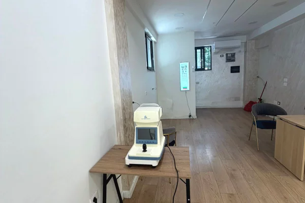 Ofrohet ambient biznesi ne rrugen kryesore ,