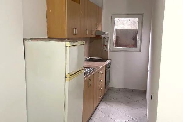 Shtepi me qera 1+1 ne Tirane - 33,000 Leke