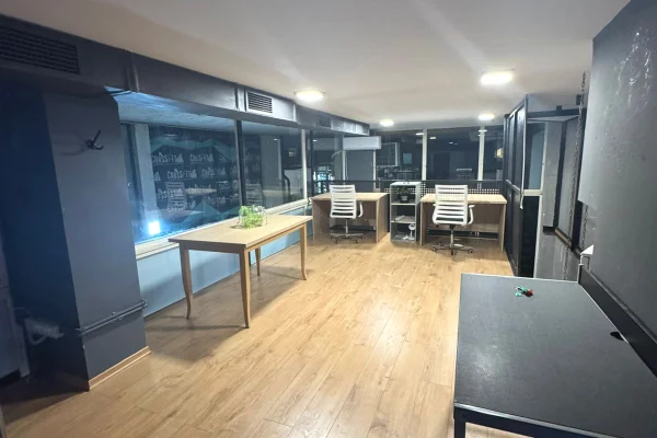 ZYRE E MOBILUAR PER QERA