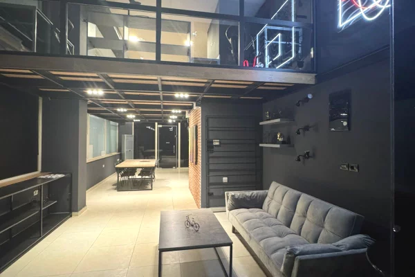 ZYRE E MOBILUAR PER QERA