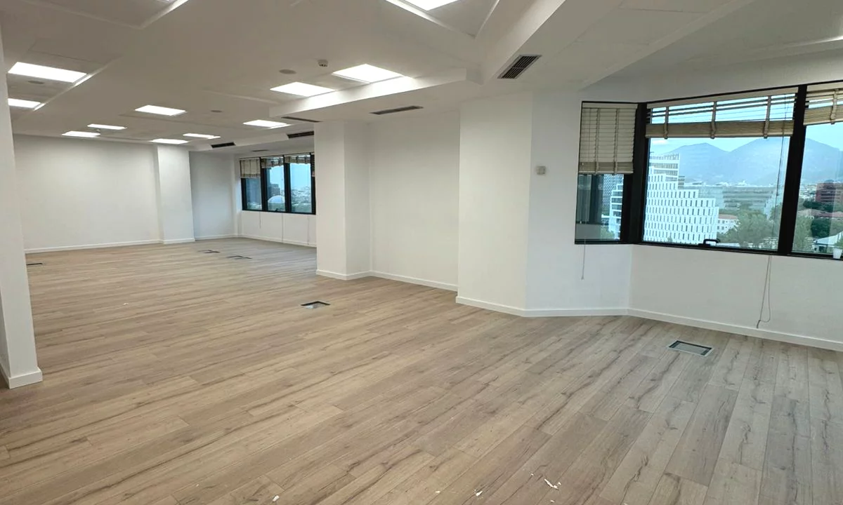 🏢✨ Jepet Ambient Zyre me Qira tek Kullat Binjake – Qender, Tirane 🌆