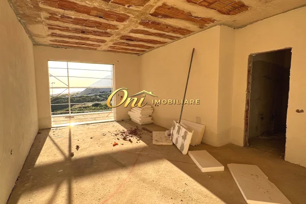 Shtepi ne shitje Apartament ne Vlore, 1+1, Mobilimi Bosh, pa mobiluar, Pagesa 336,000  Euro.