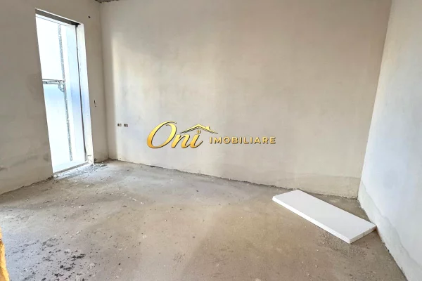 Shtepi ne shitje Apartament ne Vlore, 1+1, Mobilimi Bosh, pa mobiluar, Pagesa 336,000  Euro.