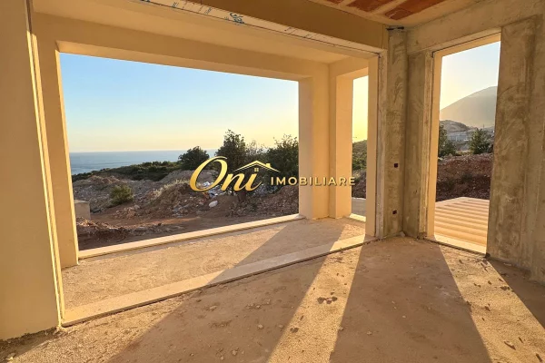 Shtepi ne shitje Vila Luksoze ne Vlore, 3+1, Mobilimi Bosh, pa mobiluar, Pagesa 1,200,000  Euro.