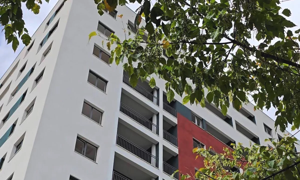 Shtepi ne shitje Apartament ne Tirane, 2+1, Mobilimi Bosh, pa mobiluar, Pagesa 190,000  Euro.