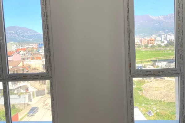 Shtepi ne shitje Apartament ne Tirane, 1+1, Mobilimi Bosh, pa mobiluar, Pagesa 132,000  Euro.
