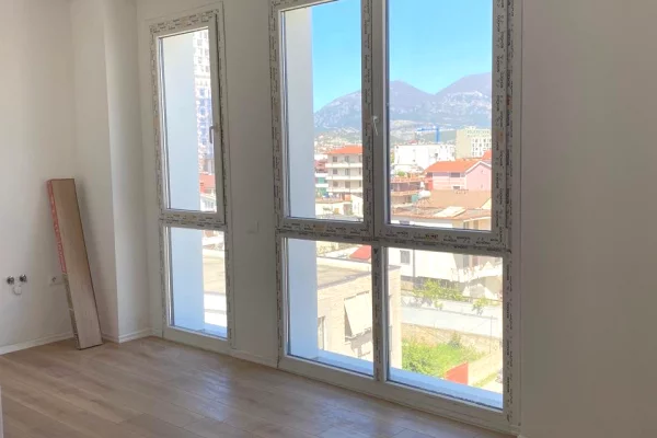 Shtepi ne shitje Apartament ne Tirane, 1+1, Mobilimi Bosh, pa mobiluar, Pagesa 132,000  Euro.