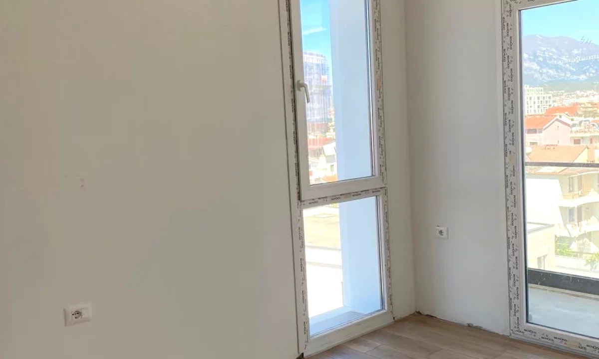 Shtepi ne shitje Apartament ne Tirane, 1+1, Mobilimi Bosh, pa mobiluar, Pagesa 132,000  Euro.
