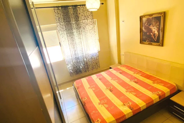 Shtepi me qera Apartament ne Tirane, 1+1, Mobilimi E mobiluar, Pagesa 45,000  Leke.