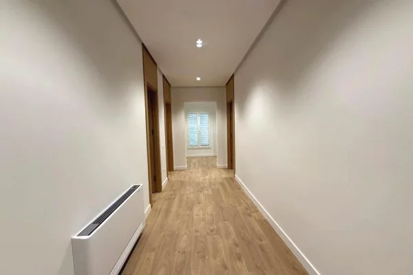 Shtepi me qera Vila Luksoze ne Tirane, 2+1, Mobilimi Bosh, pa mobiluar, Pagesa 9,000  Euro.