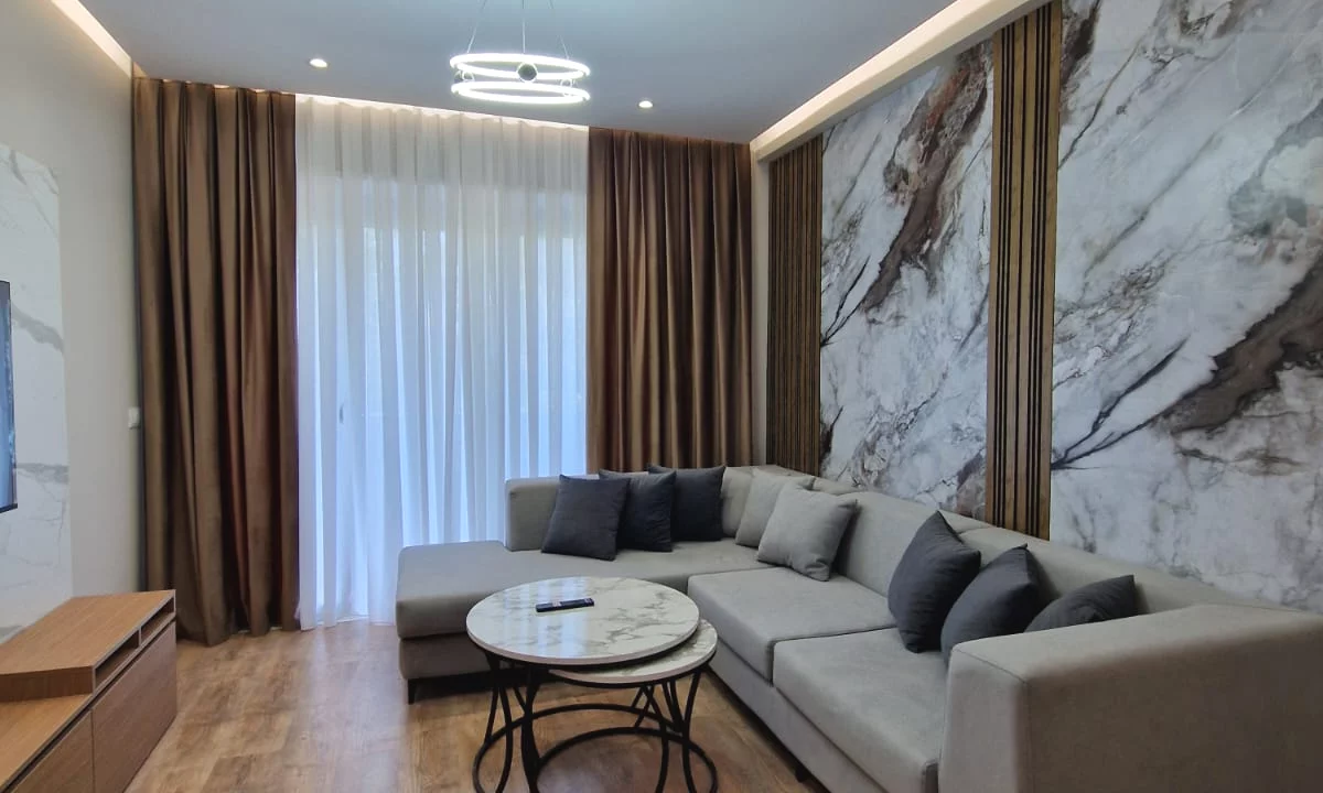 Shtepi me qera Apartament ne Tirane, 1+1, Mobilimi E mobiluar, Pagesa 75,000  Leke.