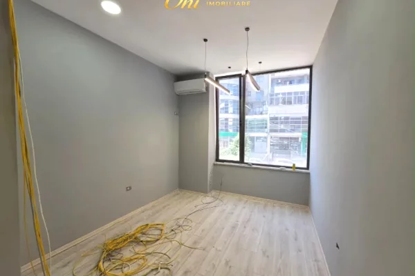 JEPET ZYRE ME QERA, ZOGU I ZI 