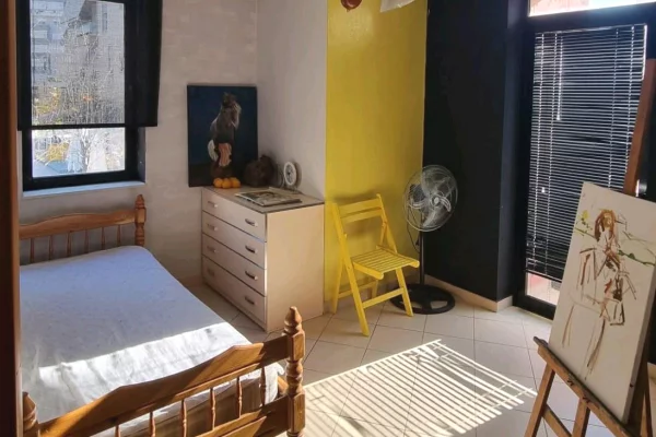 Shtepi me qera 2+1 ne Tirane - 570 Euro