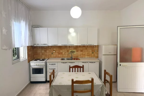 JEPET APARTAMENT ME QERA 1+1, PRANE MARLIN BARLETIT