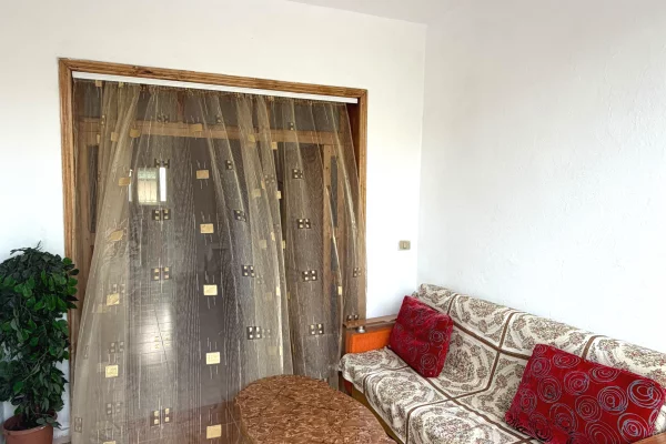 Shtepi me qera Apartament ne Tirane, 1+1, Mobilimi E mobiluar, Pagesa 35,000  Leke.