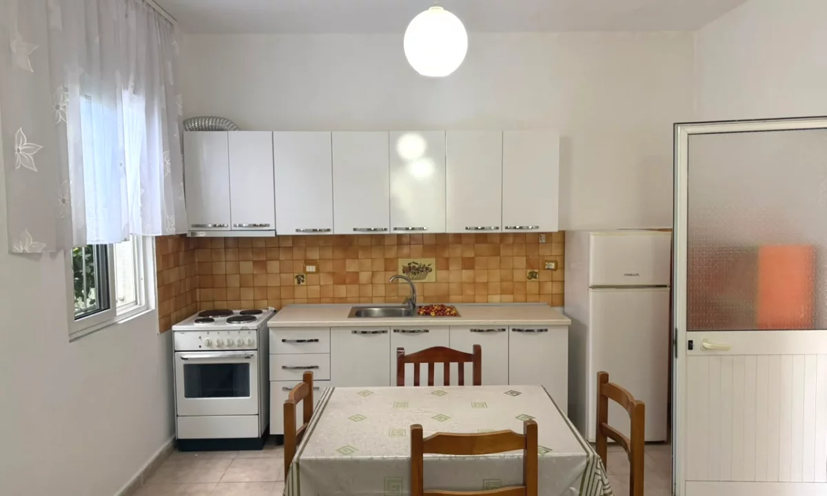 Shtepi me qera Apartament ne Tirane, 1+1, Mobilimi E mobiluar, Pagesa 35,000  Leke.
