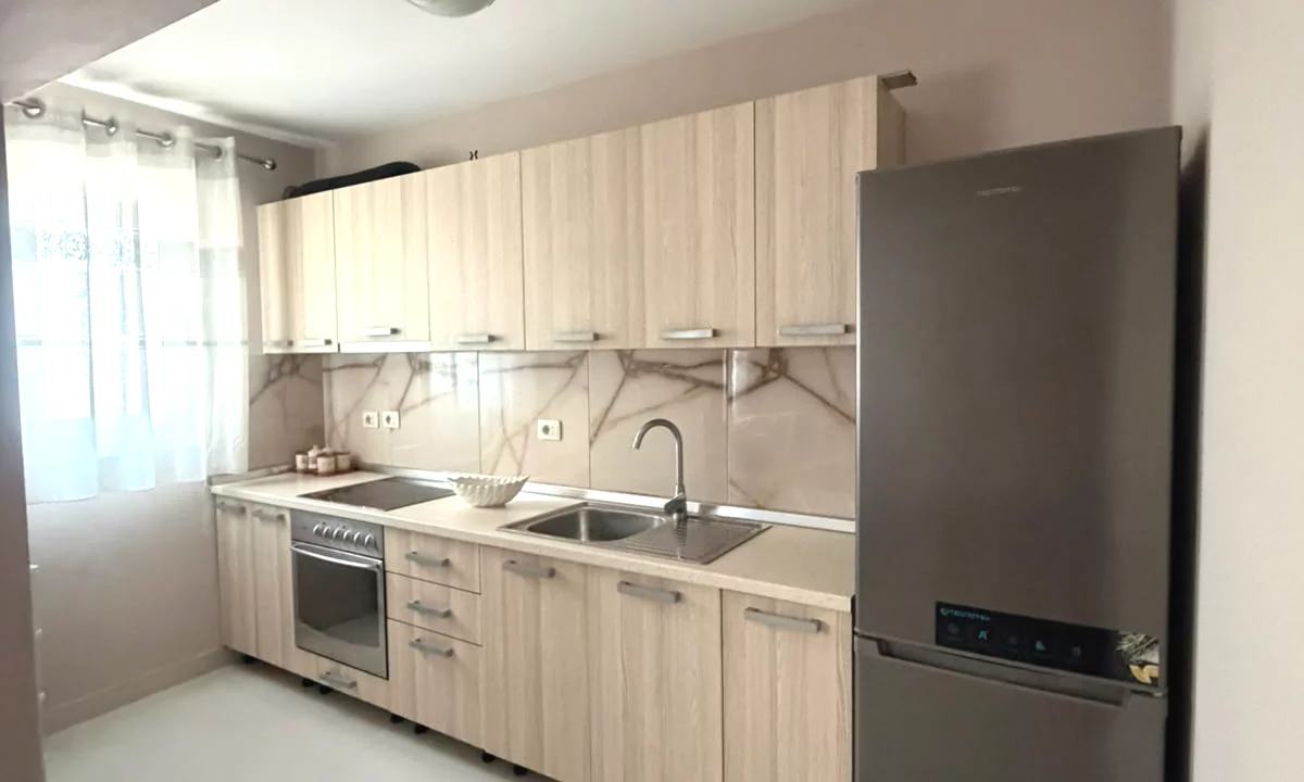 Shtepi me qera Apartament ne Tirane, 1+1, Mobilimi E mobiluar, Pagesa 450  Euro.