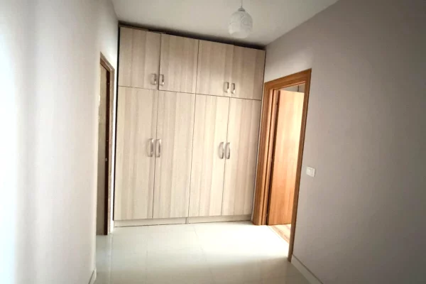 Shtepi me qera Apartament ne Tirane, 1+1, Mobilimi E mobiluar, Pagesa 450  Euro.