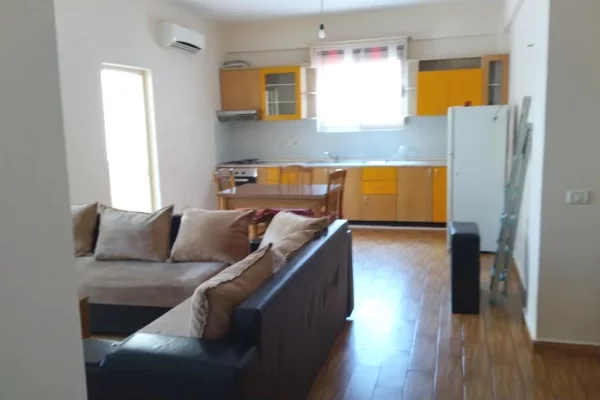 JEPET APARTAMENT ME QERA 1+1, KOMUNA E PARISIT 