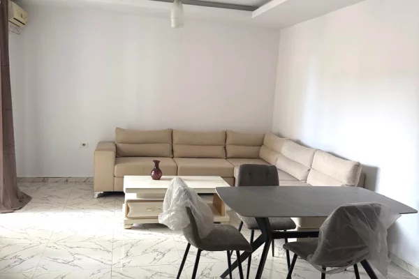 Shtepi me qera Apartament ne Tirane, 1+1, Mobilimi E mobiluar, Pagesa 500  Euro.