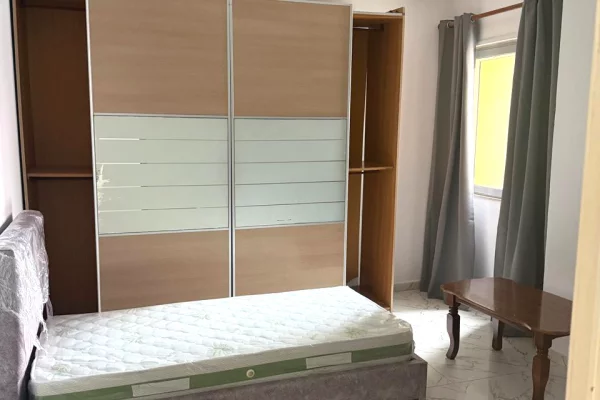Shtepi me qera Apartament ne Tirane, 1+1, Mobilimi E mobiluar, Pagesa 500  Euro.