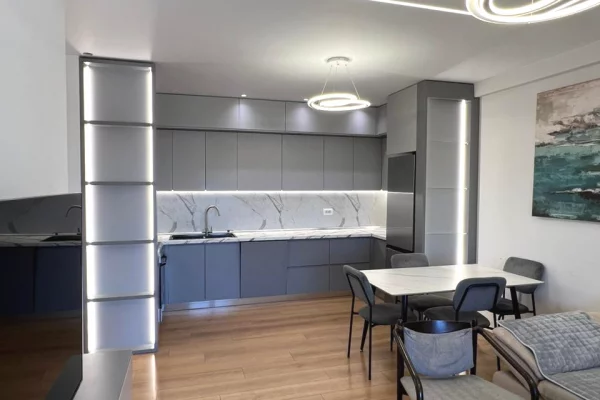 Shtepi me qera Apartament ne Tirane, 2+1, Mobilimi E mobiluar, Pagesa 75,000  Leke.