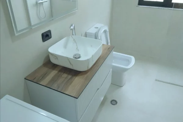 Shtepi ne shitje Apartament ne Tirane, 2+1, Mobilimi E mobiluar, Pagesa 24,000,000  Leke.