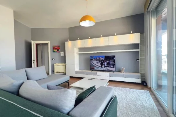 Shtepi me qera Apartament ne Tirane, 2+1, Mobilimi E mobiluar, Pagesa 800  Euro.