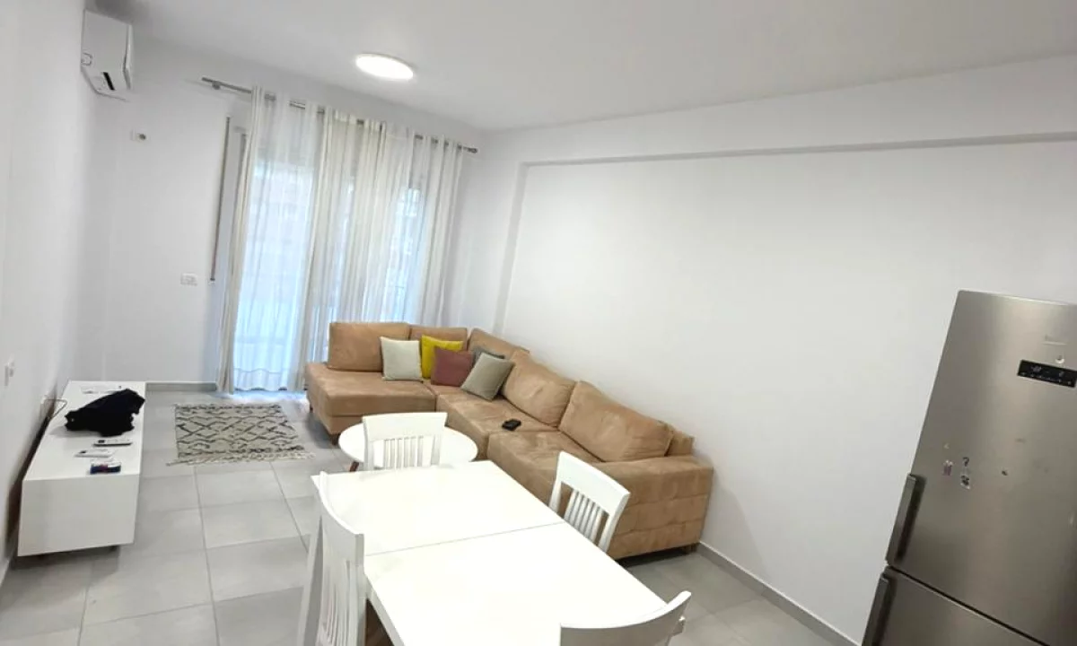 Shtepi me qera Apartament ne Tirane, 2+1, Mobilimi E mobiluar, Pagesa 60,000  Leke.