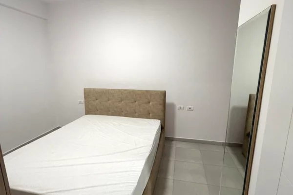 Shtepi me qera Apartament ne Tirane, 2+1, Mobilimi E mobiluar, Pagesa 60,000  Leke.