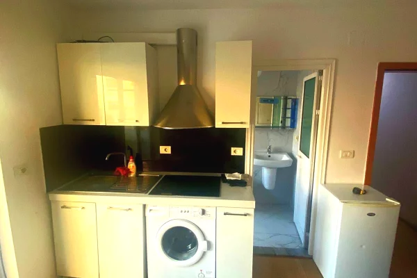 Shtepi me qera Apartament ne Tirane, Garsoniere, Mobilimi E mobiluar, Pagesa 44,000  Leke.
