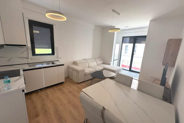 Shtepi me qera Apartament ne Tirane, 1+1, Mobilimi E mobiluar, Pagesa 650  Euro.